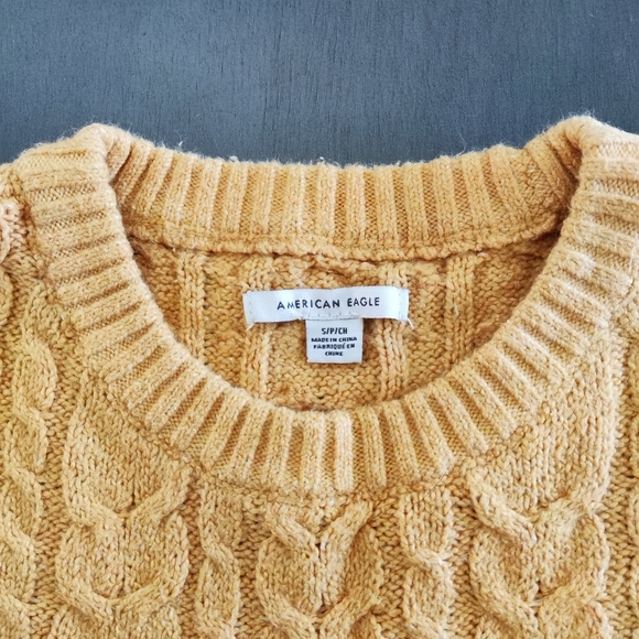 American Eagle Cable Knit Crew Neck Sweater Size S - Picture 3 of 6